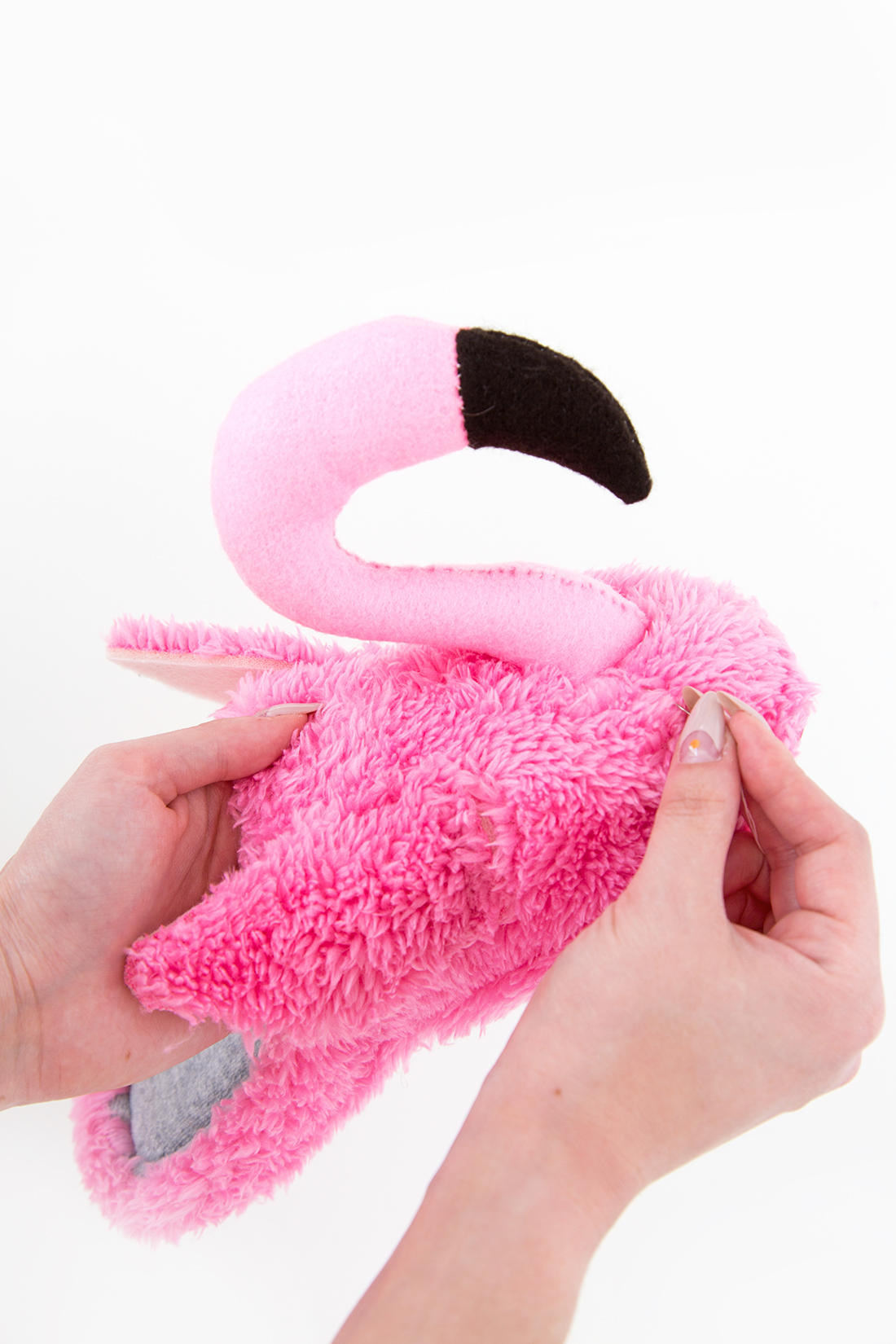 HowTo2-DIYFlamingoSlippers