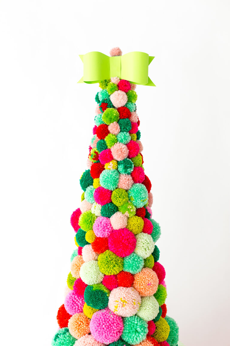 » DIY Pom Pom Christmas Tree