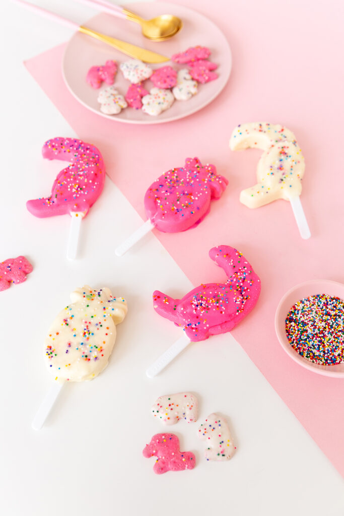 » Frosted Animal Cookie Ice Cream Bars