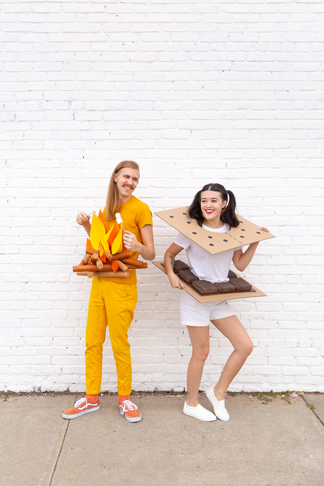 » DIY Campfire & S’mores Couples Costume