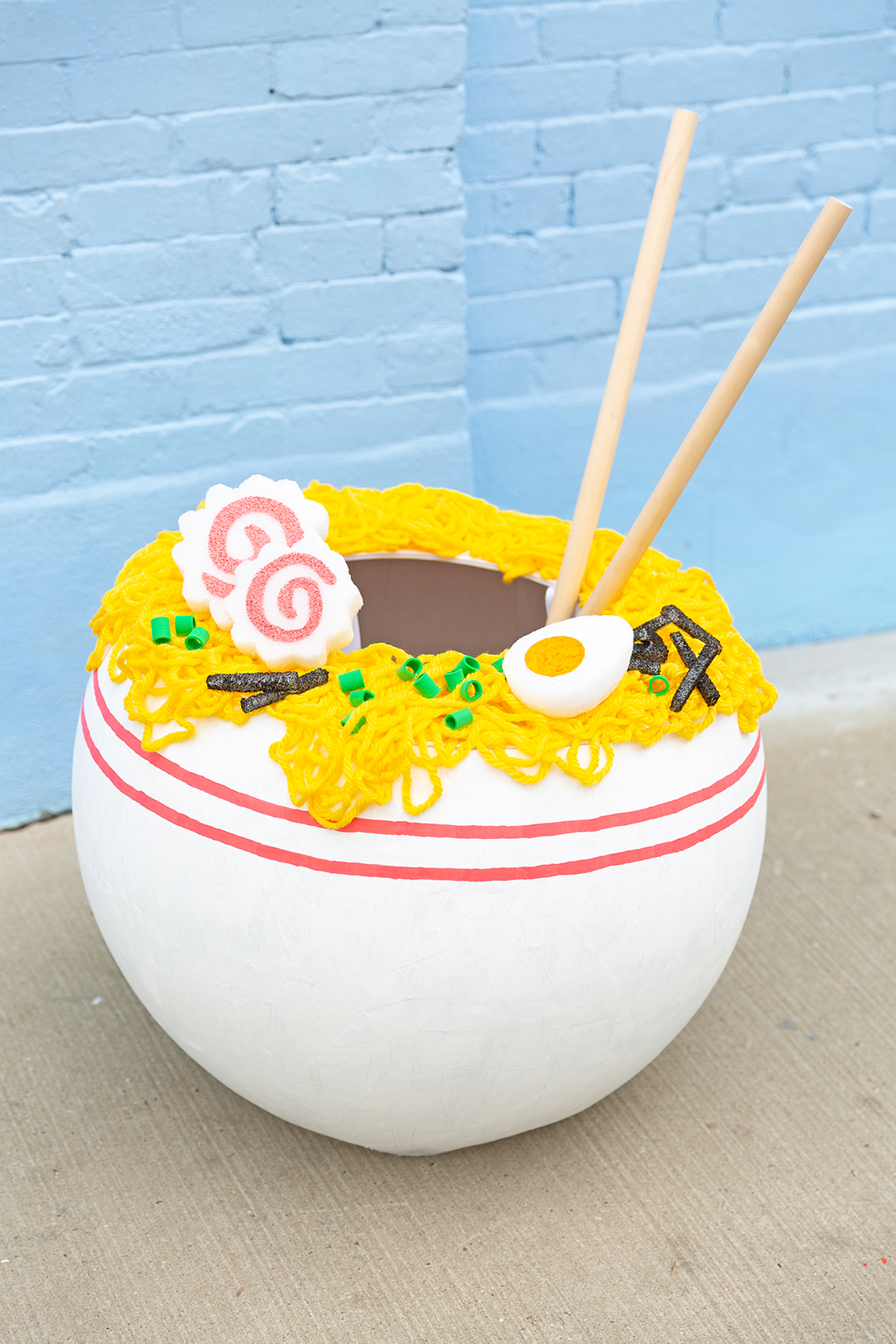 » DIY Ramen Noodle Halloween Costume