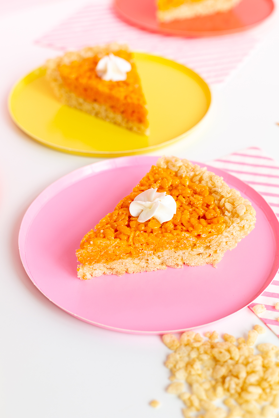 » Pumpkin Pie Shaped Rice Krispie Treats