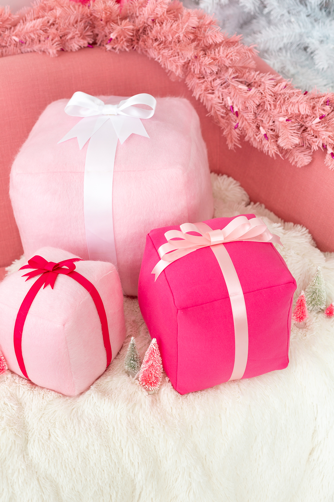 » DIY Holiday Present Pillows